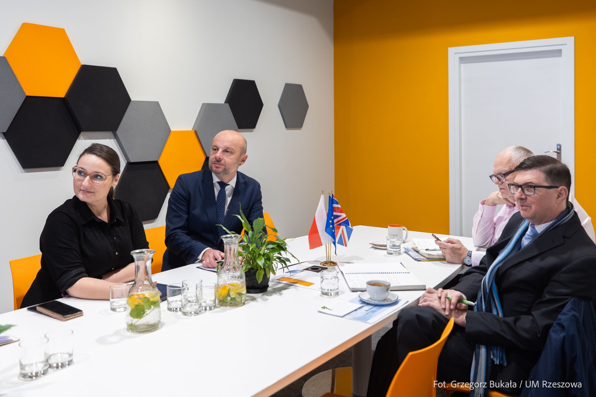 zdjęcie z konferencji prasowej w ramach partnerstwa Miasta Rzeszowa i Londynu na rzecz rozwoju gospodarczego, fot. Grzegorz Bukała, Urząd Miasta Rzeszowa